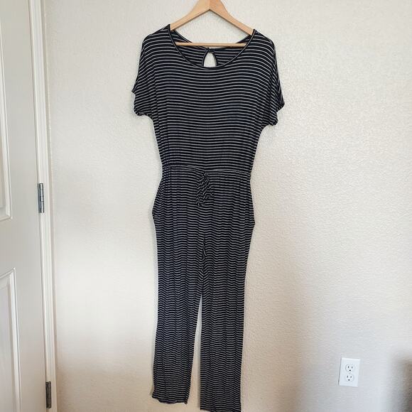 🔴3/$20 Daisy Navy White Striped Pants Romper Size L - Picture 2 of 13